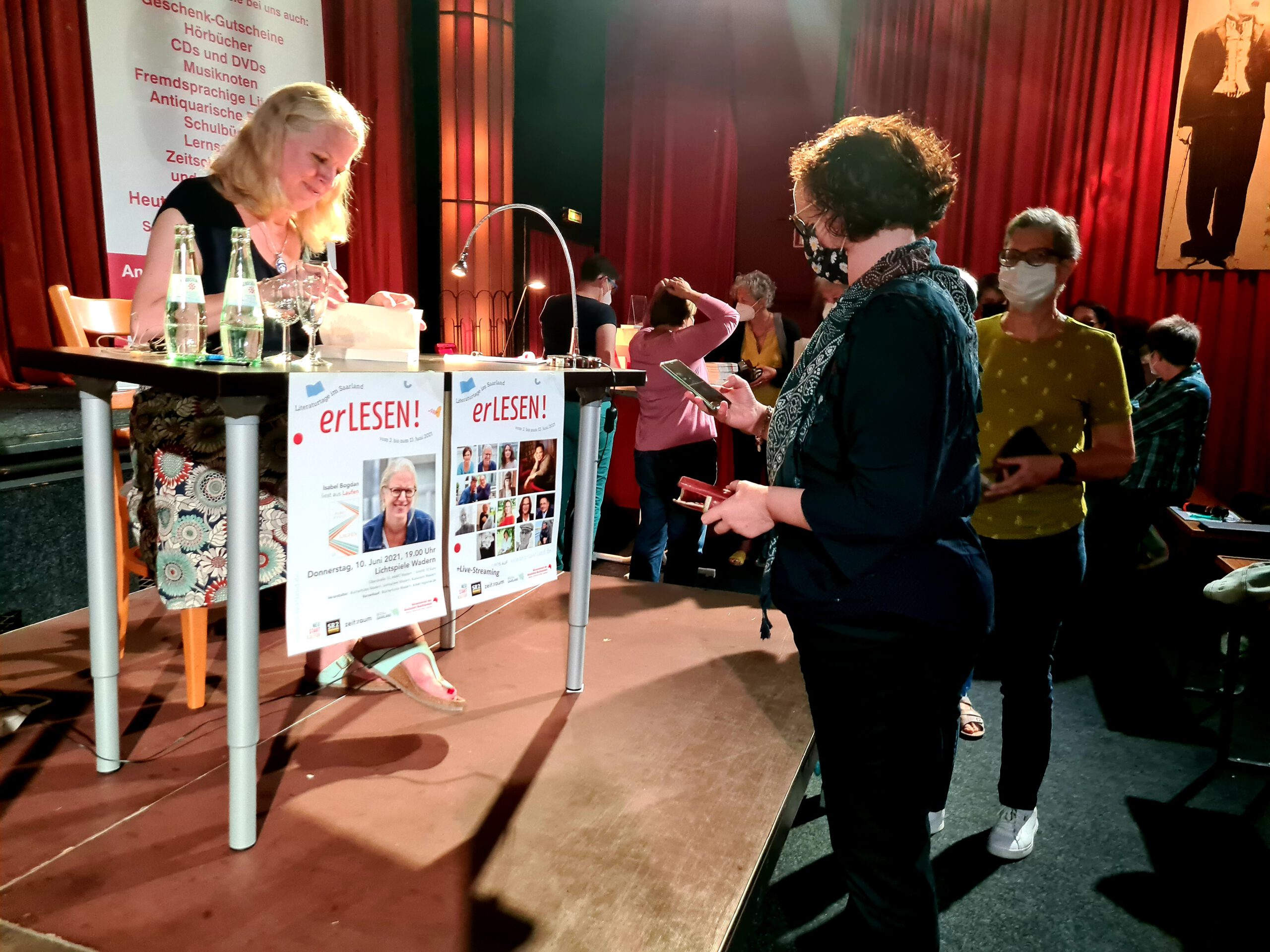 Isabel Bogdan mit "Laufen" in den Lichtspielen Wadern, veranstaltet von der Bücherhütte