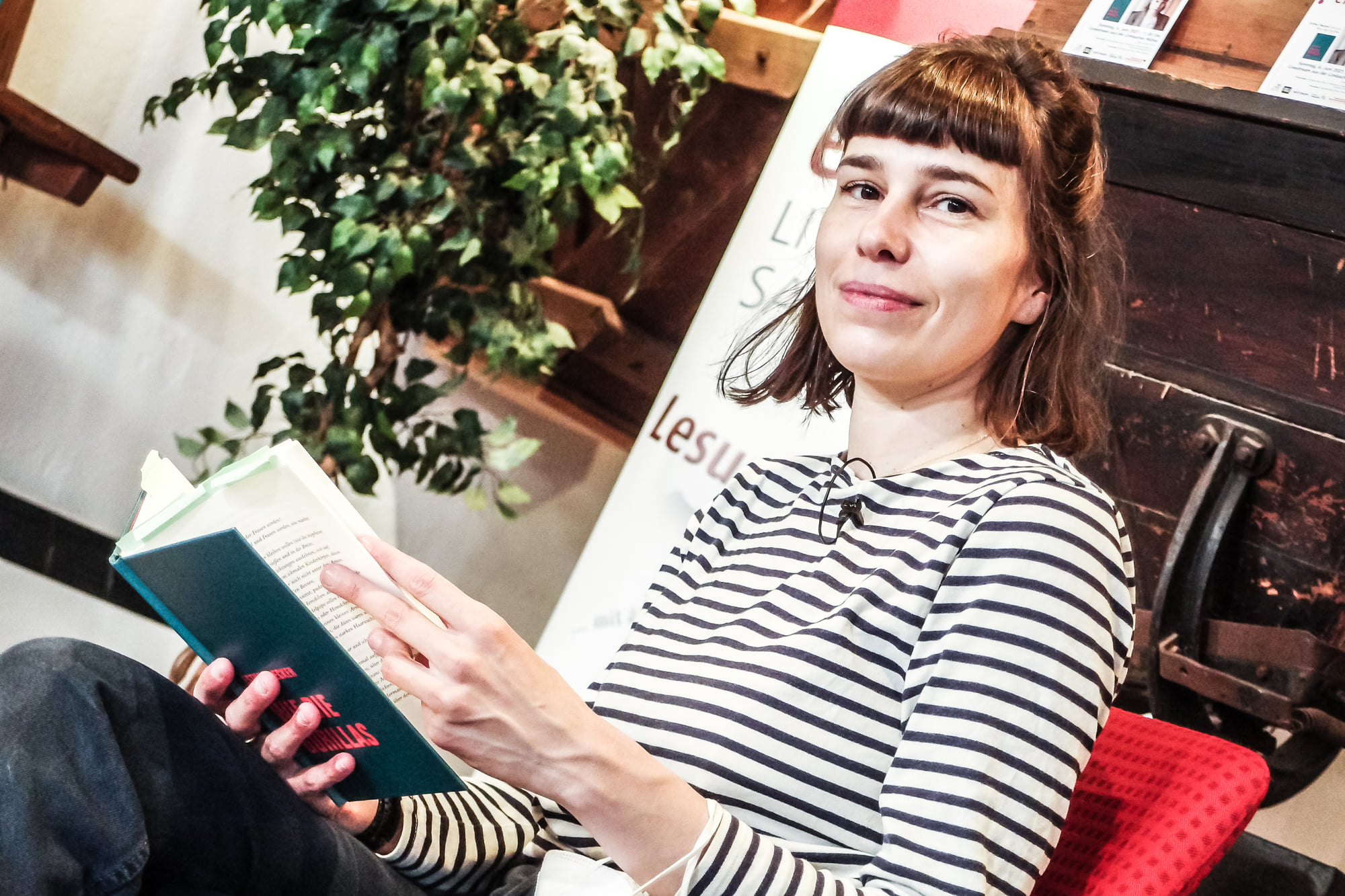 Esther Becker im Livestream aus der Historischen Mühle Limbach. Moderation: Jasmin Hahn